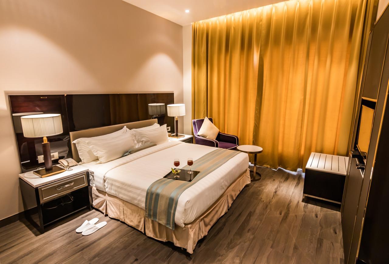 Amara Gateway Hotel Морадабад Екстериор снимка
