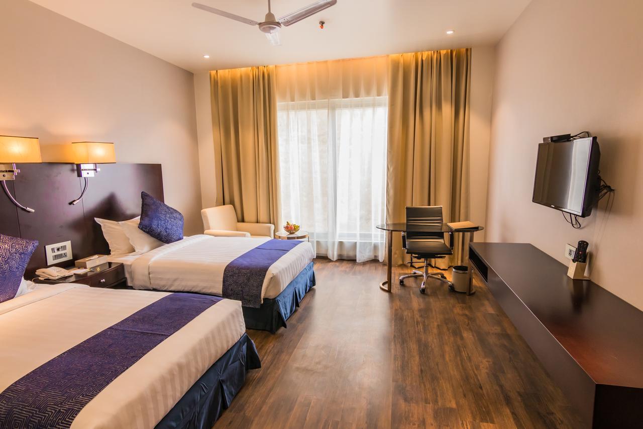 Amara Gateway Hotel Морадабад Екстериор снимка