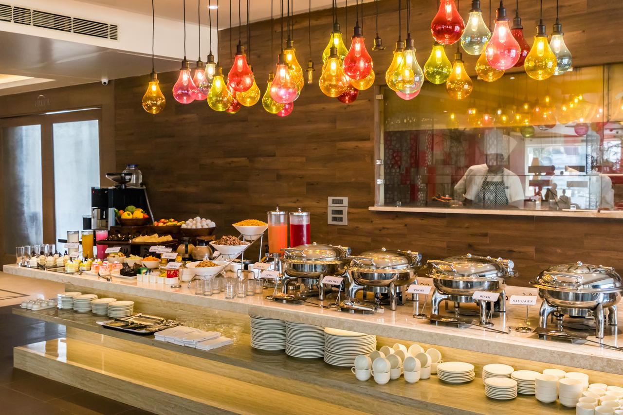 Amara Gateway Hotel Морадабад Екстериор снимка